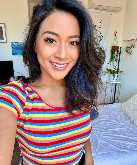 riribunkiki naked actress pic