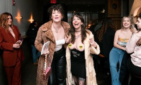 Raxkingisdead naked star img