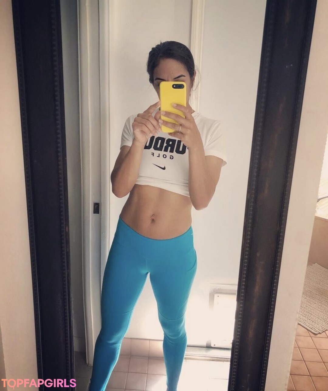Paula Reto hot actress photo