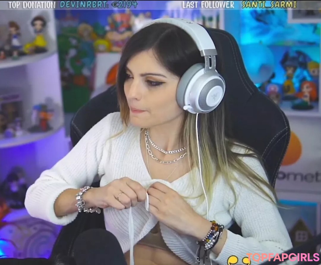 Iamcristinini pornstar sex pic