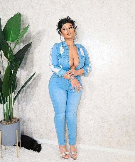 Passion Jonesz beautiful star photos