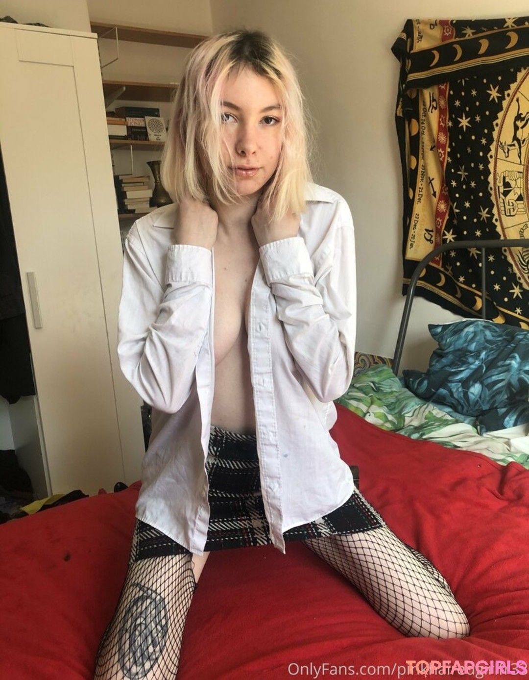 pinkhairedgirl pornstar beautiful photo