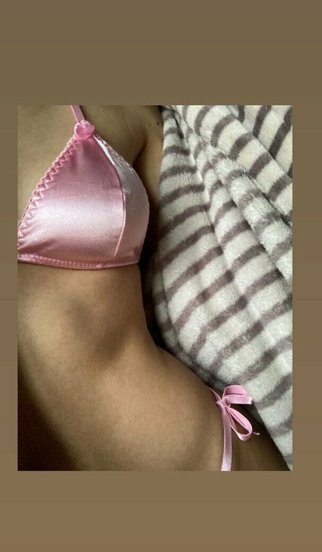 adorable dina sexy star image