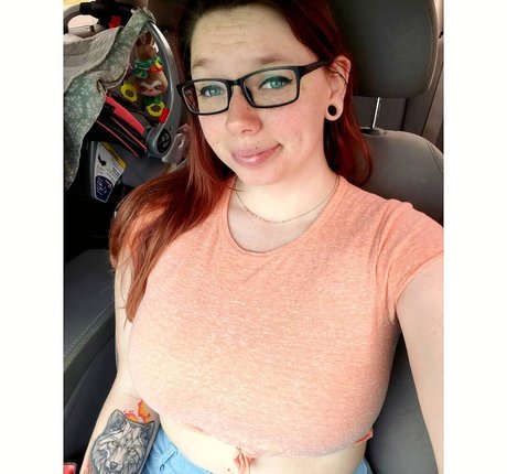 Gabby Swears model hd photo