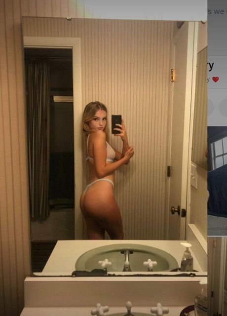 Sydney Sweety star porn archive