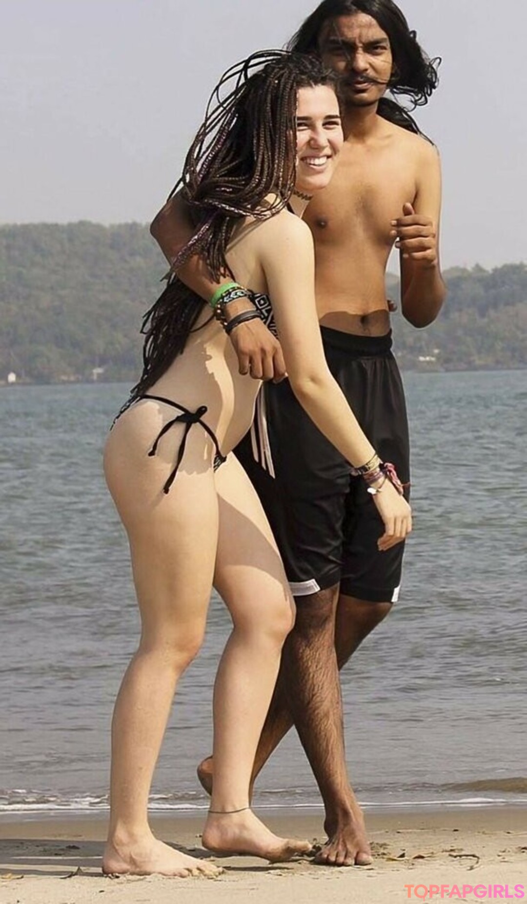 Aysegul Akyuz pretty star pictures