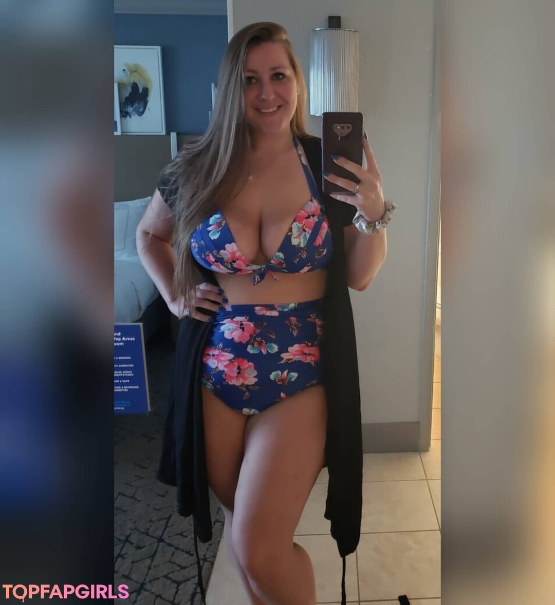 Caityy Cakesss porn model archive