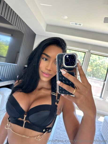 FitBabeXOXO porn model archive