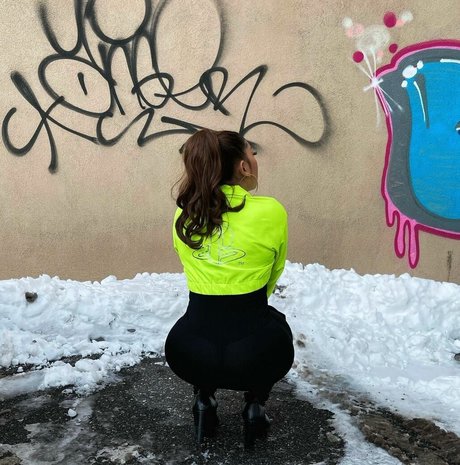 Kimberly Nguyen model top pictures