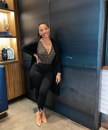 Kimberly Nguyen erotic model gallery