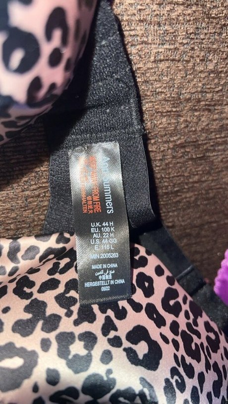 busty onlyfans pornographic gallery