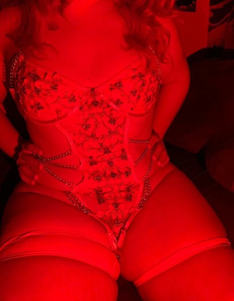 Garpdt model beautiful picture