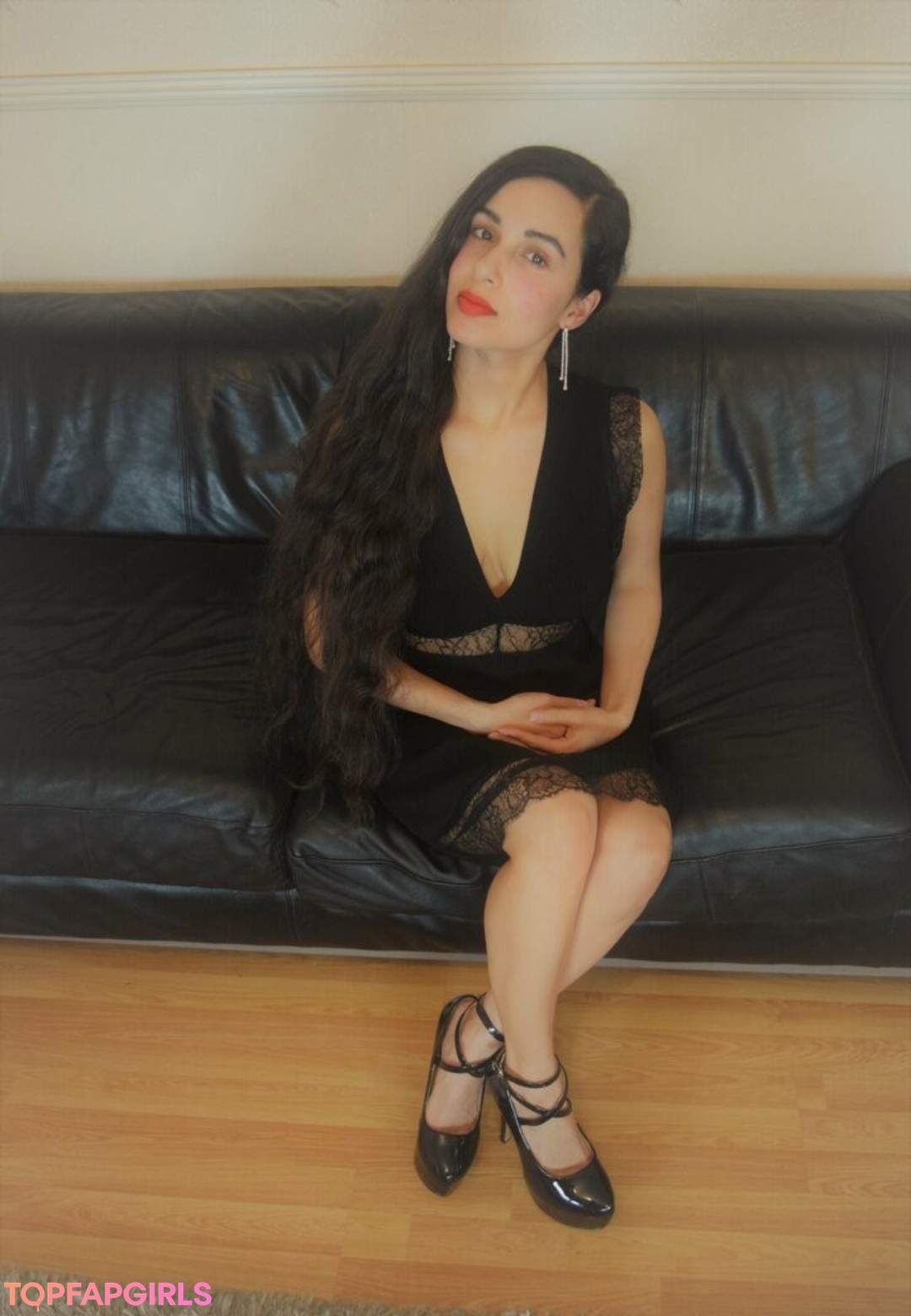 asian femboy onlyfans top image