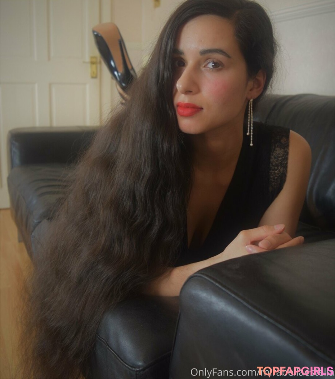 lesbian fisting onlyfans naked photos