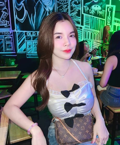 girlfriend experience onlyfans art naked gallery