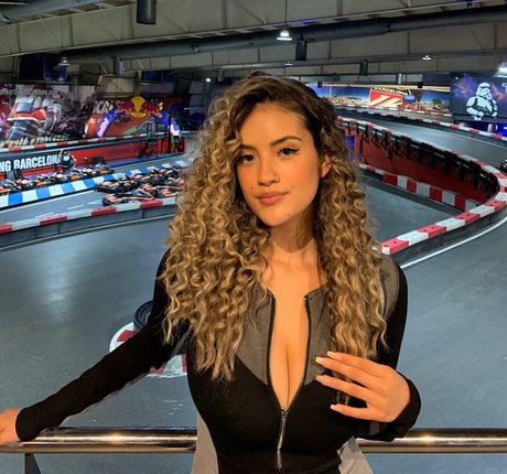 Goldensugaarr sex pornstar img