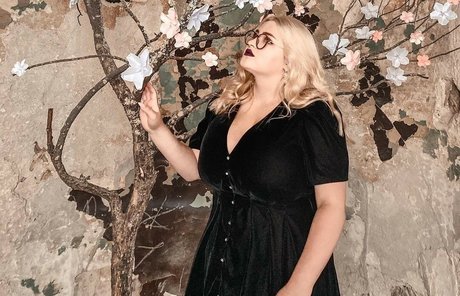 Julia Chegodar model top image