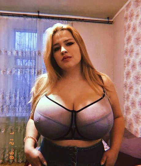 black female onlyfans hot nude img