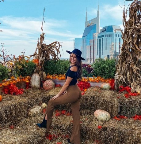 Taylorlegit erotic pornstar pics