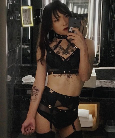 veinimm star erotic gallery