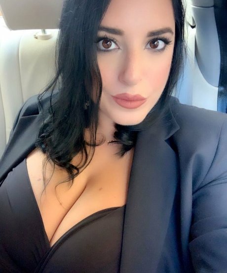 Valeria Vela model pretty archive