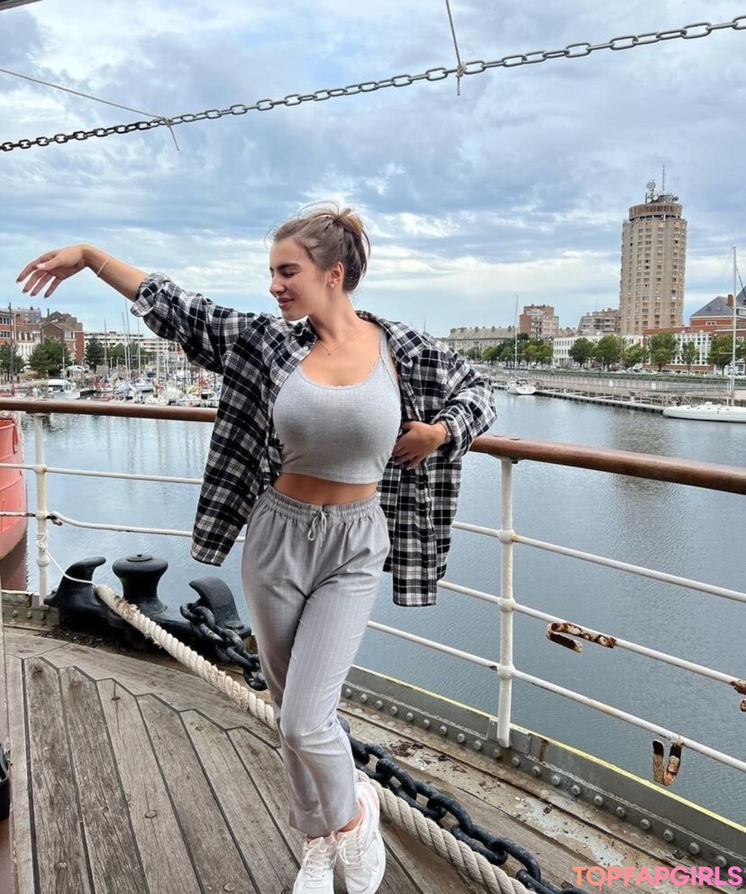 Fiona free actress image