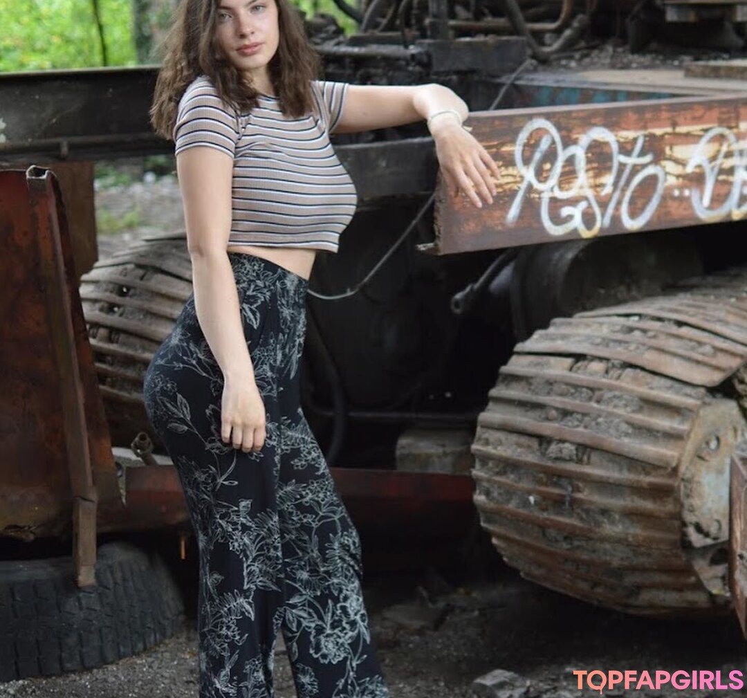 Fiona art actress pictures