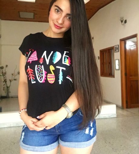 lamartinezruiz pornstar nude image