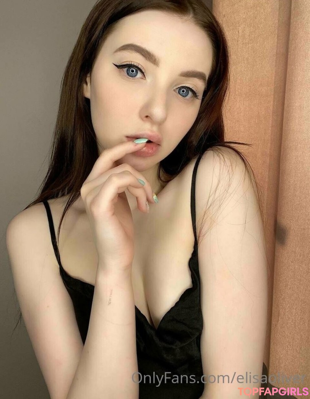 Elisa Oliver model porn pics