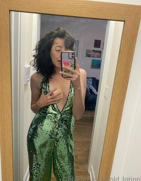 Lotion Wizard model exclusive pics