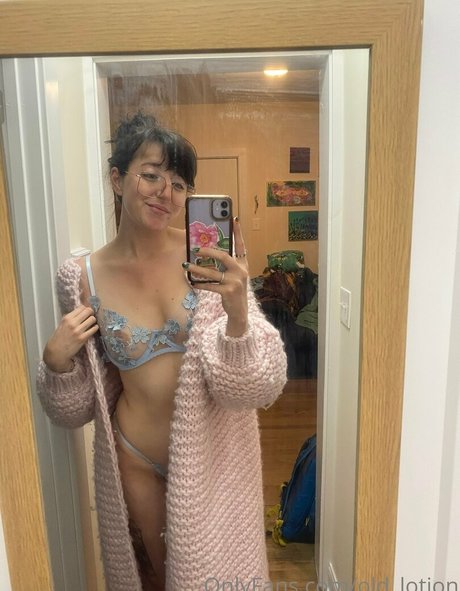 Lotion Wizard sexy star pics