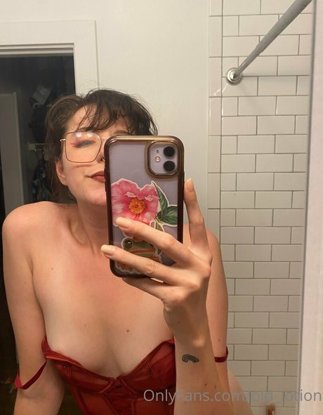 Lotion Wizard nude actress galleries