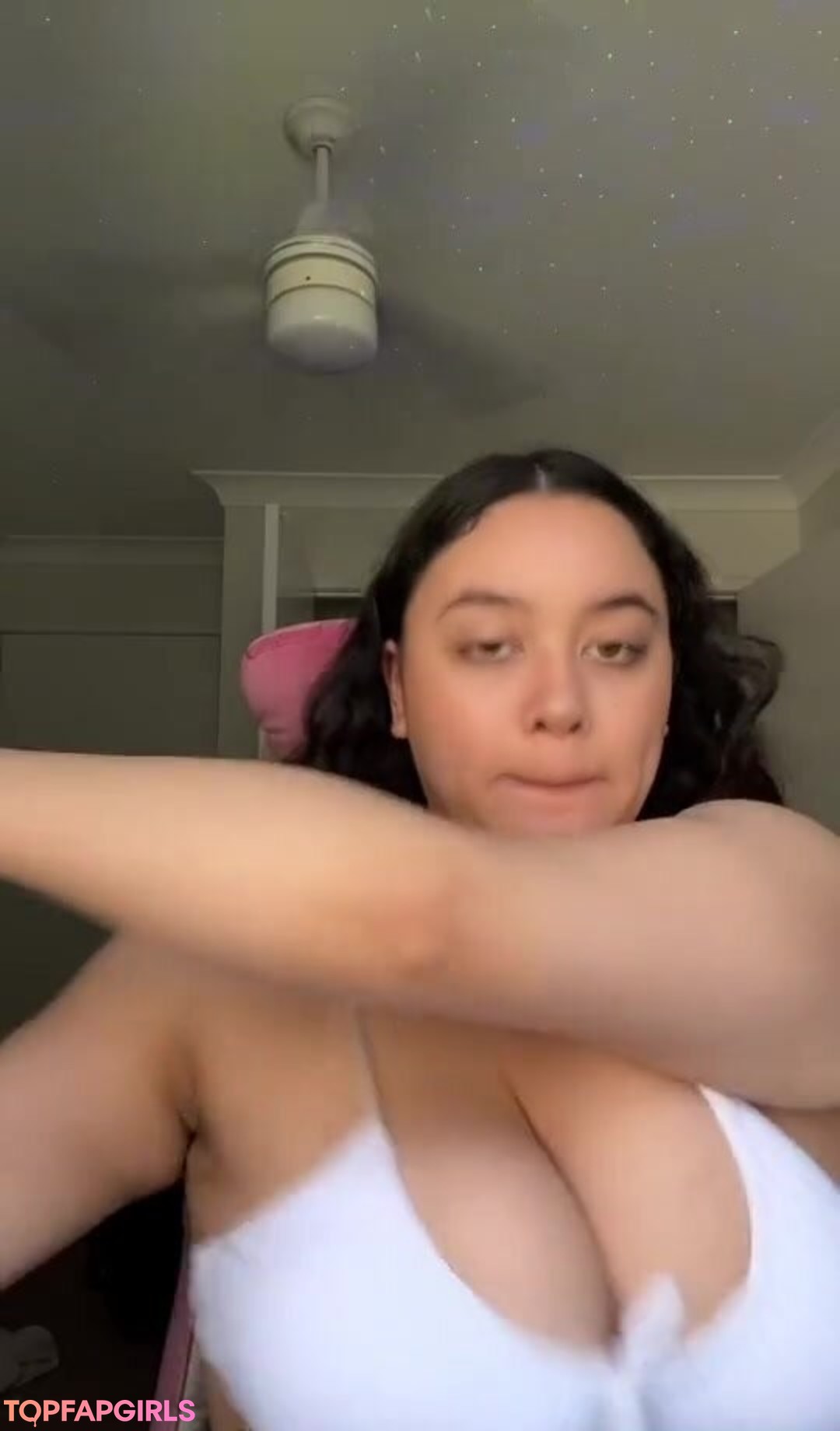 Carragh Mahuika star pornographic image