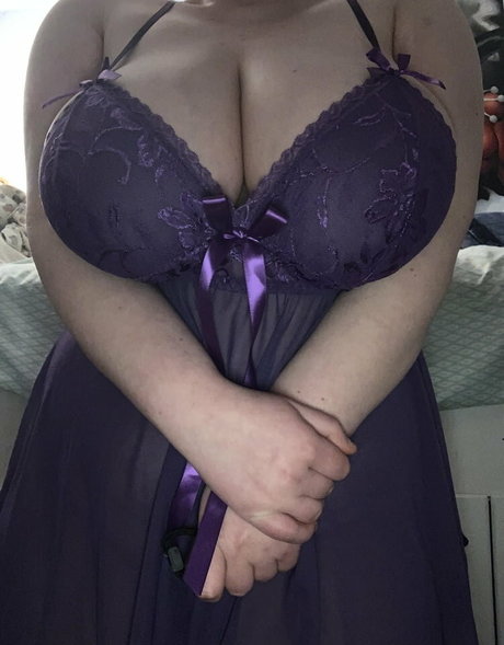 Squishy Lynxie star erotic images