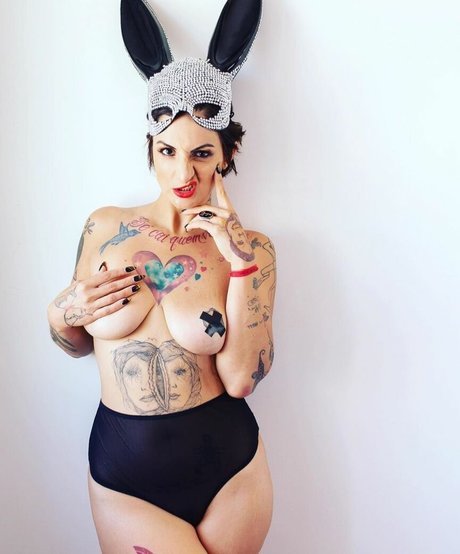 Clara Averbuck model perfect archive