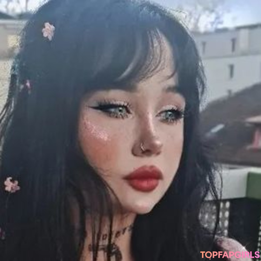 SaltyBxxbe best model photo