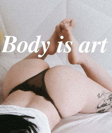 SaltyBxxbe perfect pornstar image