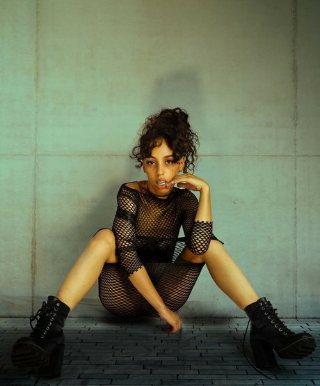 FernnyyFern pornstar erotic gallery