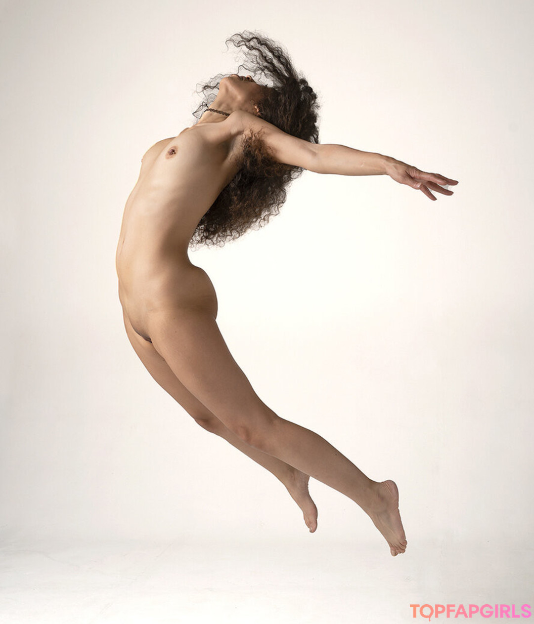 FernnyyFern model erotic pics