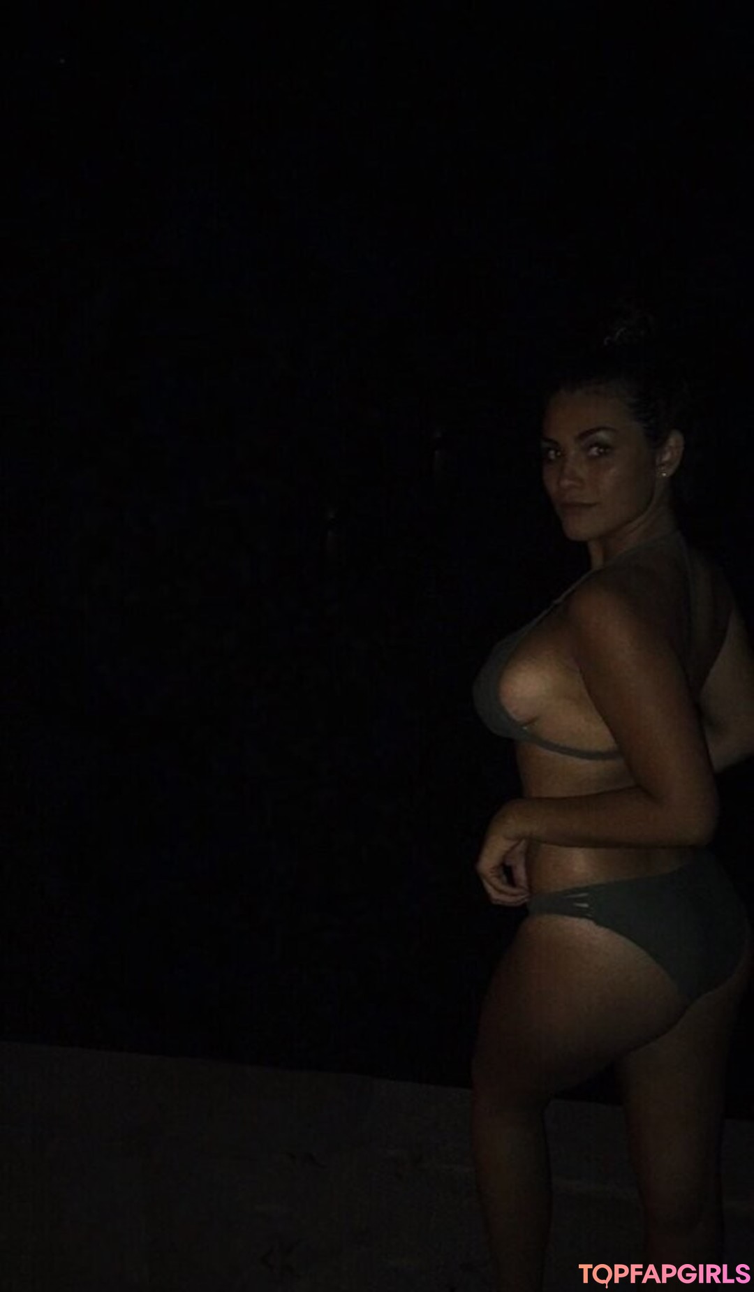 Kylie Manue hot actress pic