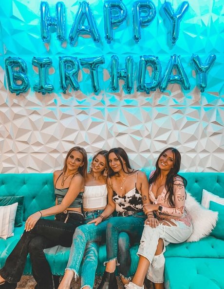 brunette petite onlyfans hot xxx pictures