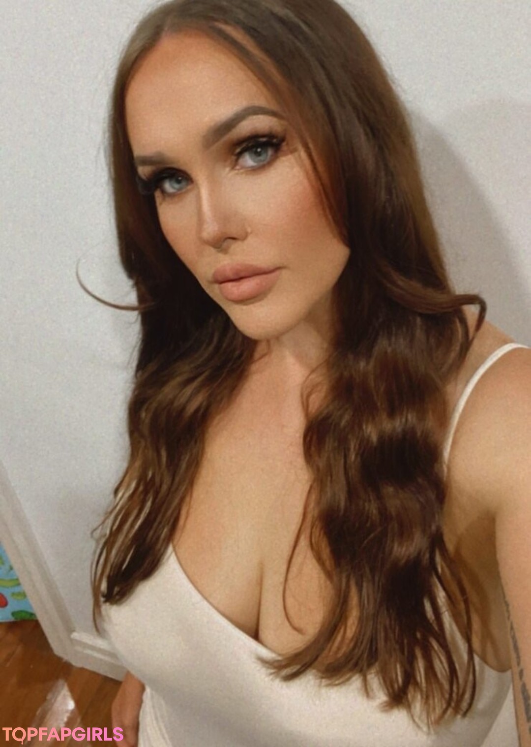 Tayla Cooper model adult photo