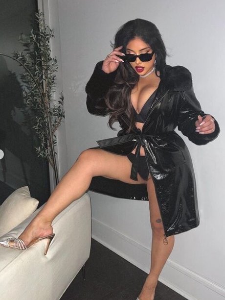 viirdii xxx star image