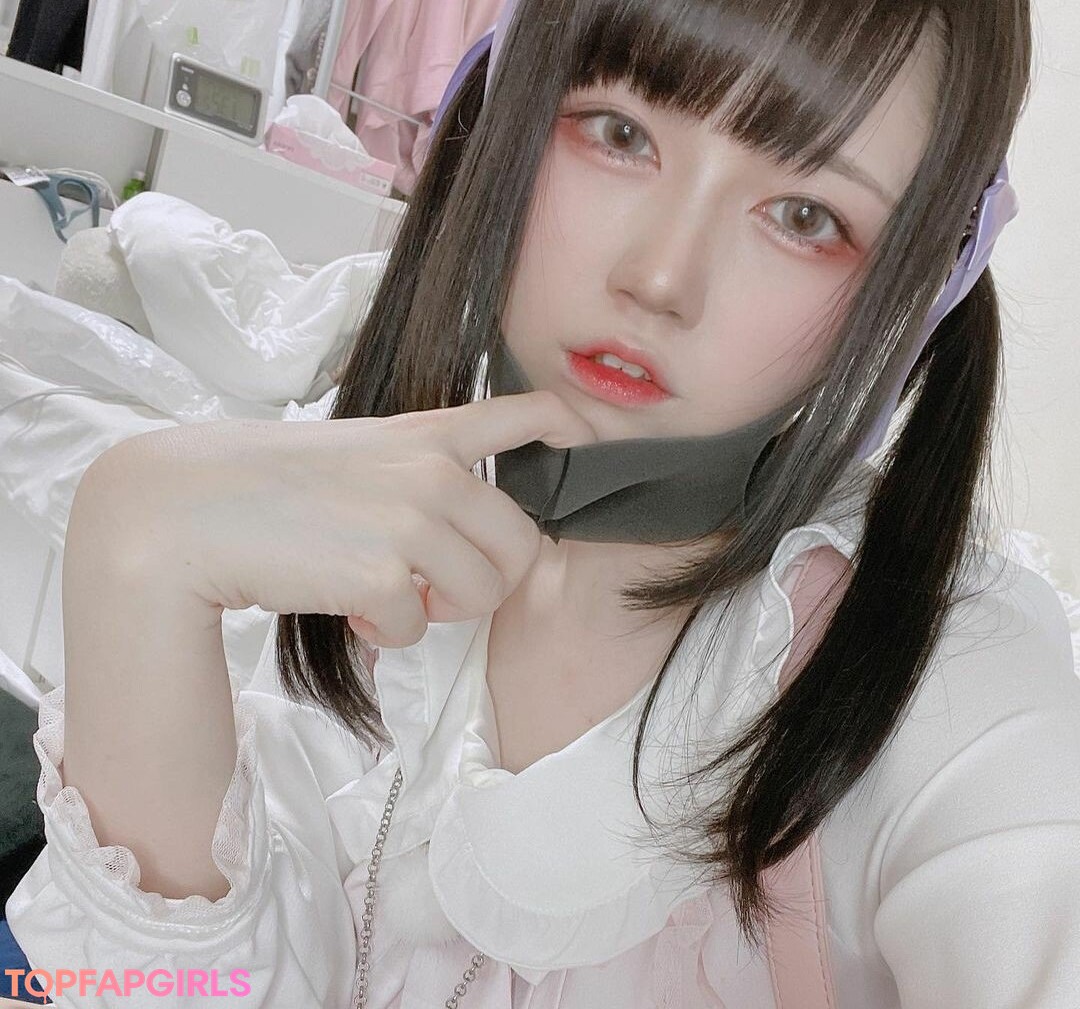 InterneCHUidol star pornographic photos