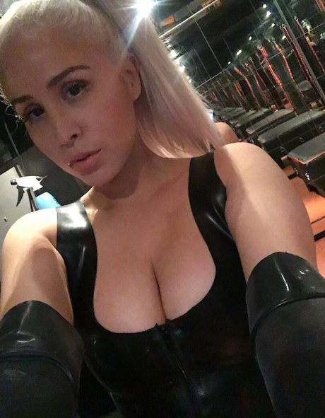 SophiaLarou actress picture