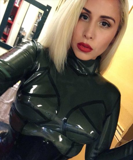 SophiaLarou perfect actress galleries