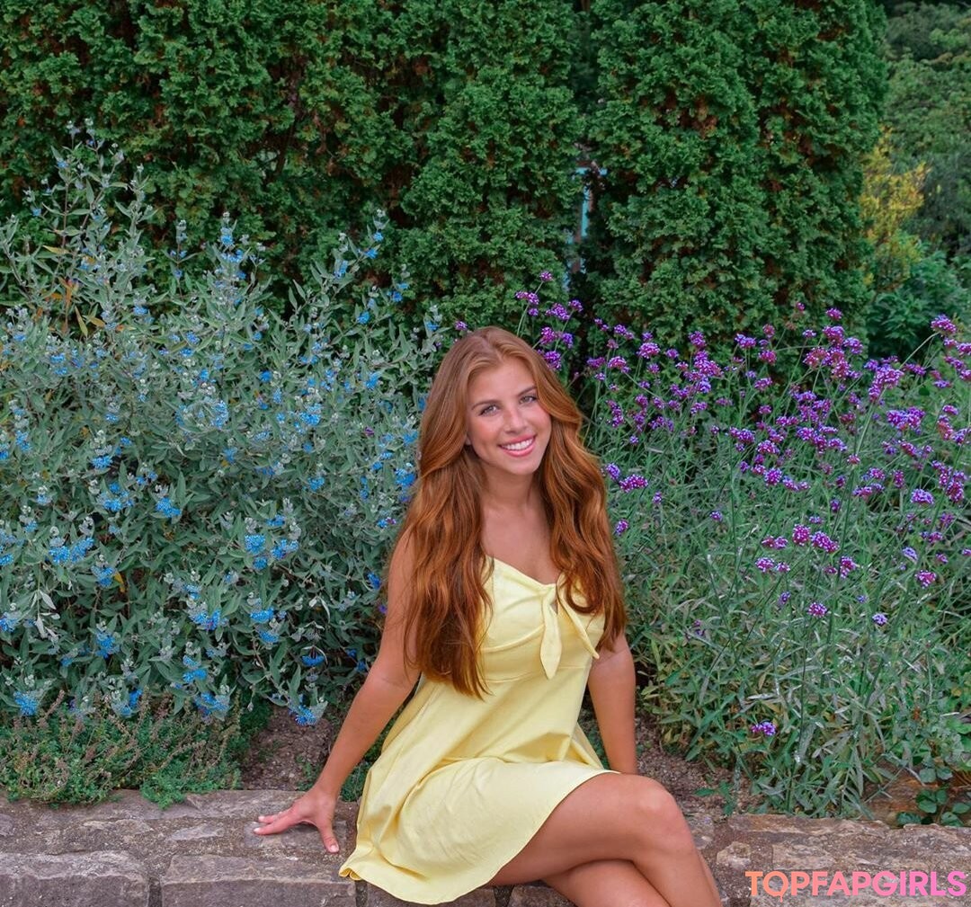 Samantha Vicha model high quality image