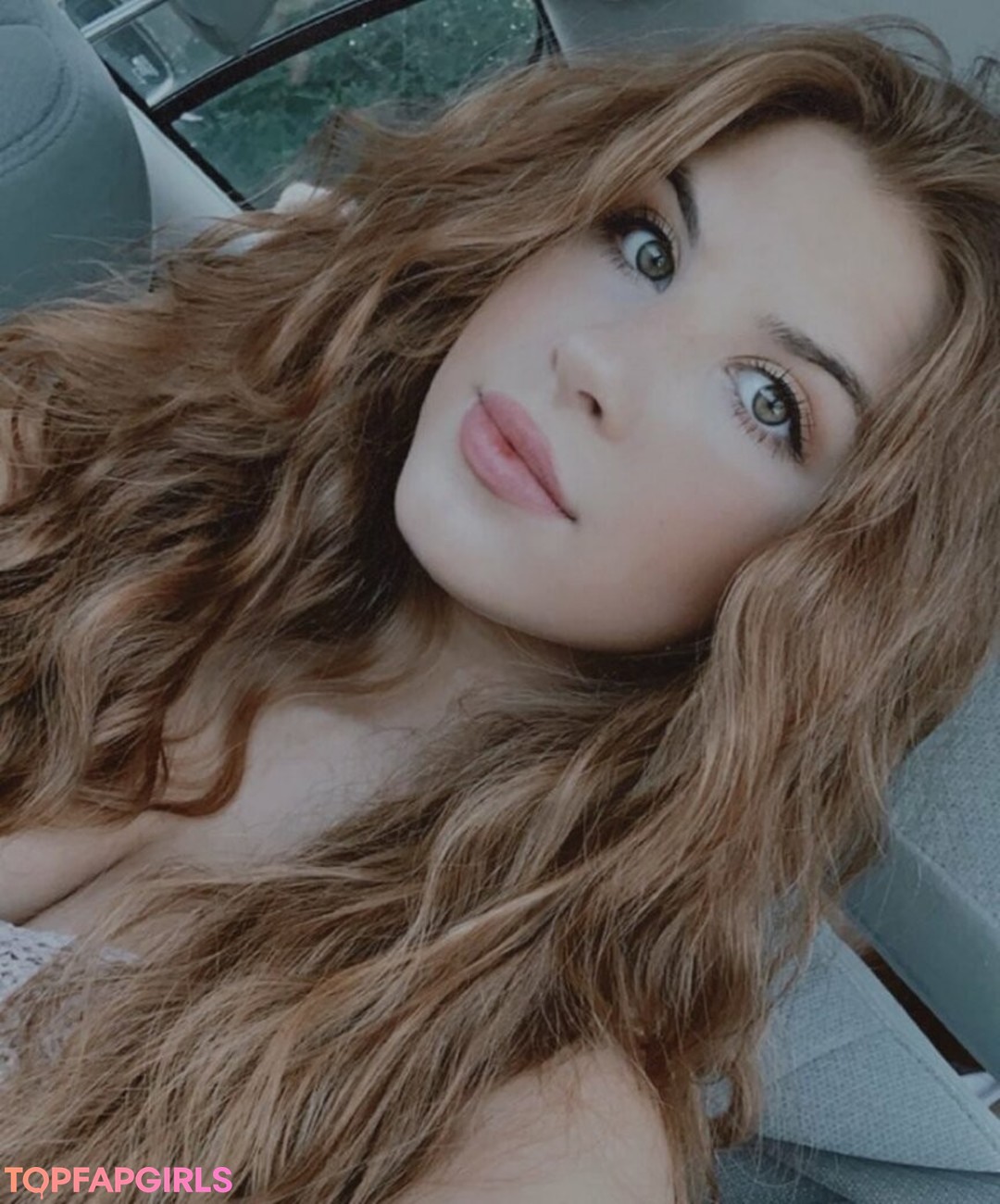 Samantha Vicha naked model img