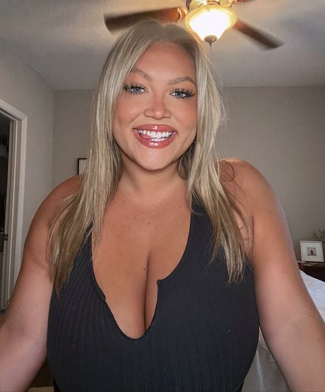 dark skin onlyfans hot picture