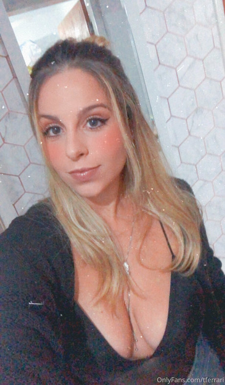 Thais Ferrari hot model archive